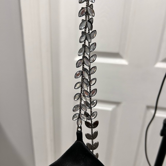 Elegant Black Dress with Chain Straps - Picture 5 of 5